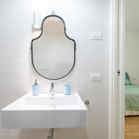 شقة Maison Blaesia - Beachfront Modern Sea Loft باري