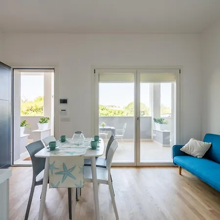 Maison Blaesia - Beachfront Modern Sea Loft Apartment