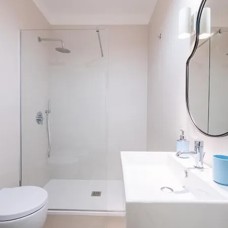 Maison Blaesia - Beachfront Modern Sea Loft Apartment Bari