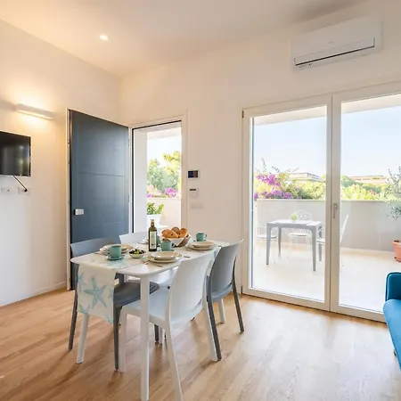 Apartament Maison Blaesia - Beachfront Modern Sea Loft *