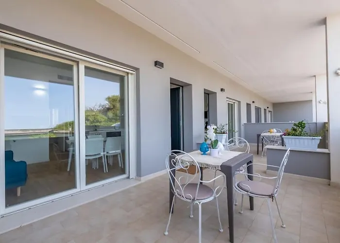 Lägenhet Maison Blaesia - Beachfront Modern Sea Loft *