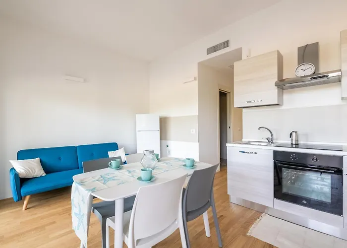 Maison Blaesia - Beachfront Modern Sea Loft Bari